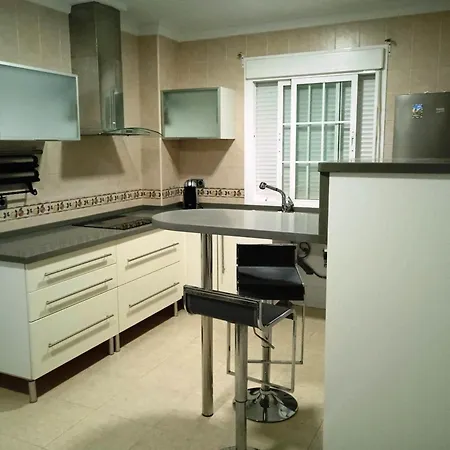 Apartamento Espacioso En Conil: 3 Habitaciones, Wi-fi Gratis Y Cerca De La Playa - Es-180-100 Conil De La Frontera