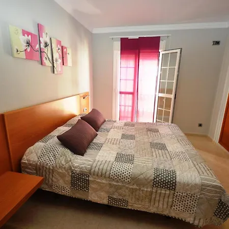 Apartamento Espacioso En Conil: 3 Habitaciones, Wi-fi Gratis Y Cerca De La Playa - Es-180-100 * Conil De La Frontera